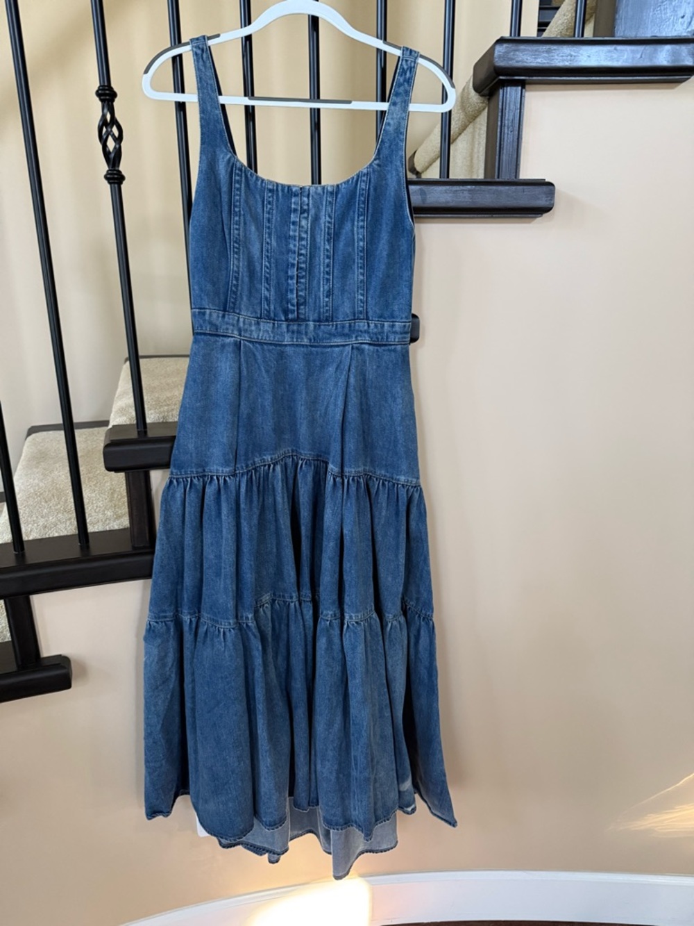 alice + olivia DIANA STRUCTURED MIDI DRESS - Picture 11 of 16
